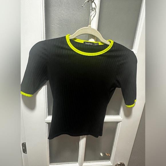 Boohoo Black and Neon Green Shirt - Picture 2 of 7